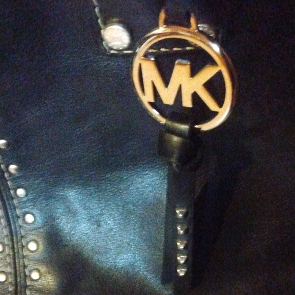 Michael Kors Black Studded Shoulder Bag With Dust Bag And Key And Lock Nwot ✨✨✨✨ - Picture 3 of 8